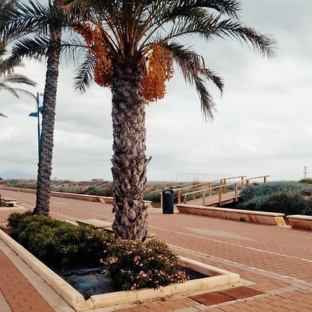 The Beach Across The Street Peniscola Exterior photo